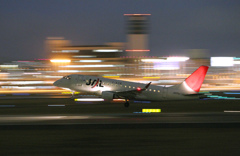 夜の伊丹空港