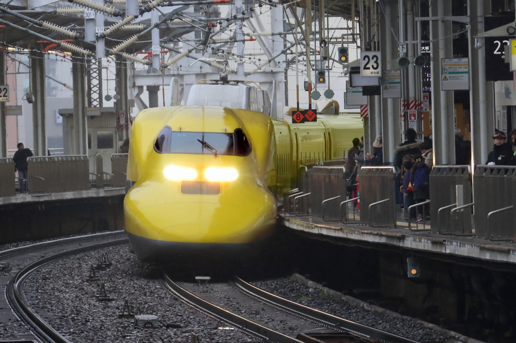 ドクターイエロー岡山駅