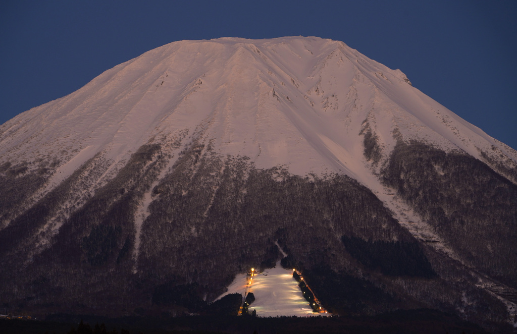 夕暮れ大山