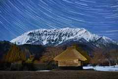 月夜の奥大山の里