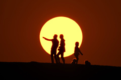 夕陽の丘の人々