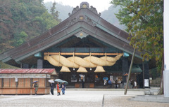出雲大社の巨大しめ縄