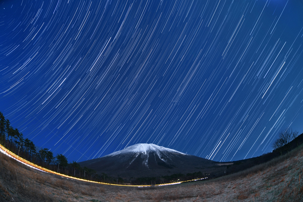 大山まきばに昇る夏の星座