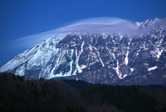 月夜の大山南壁