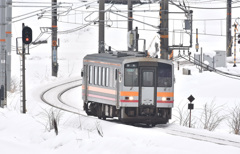 雪の伯備線