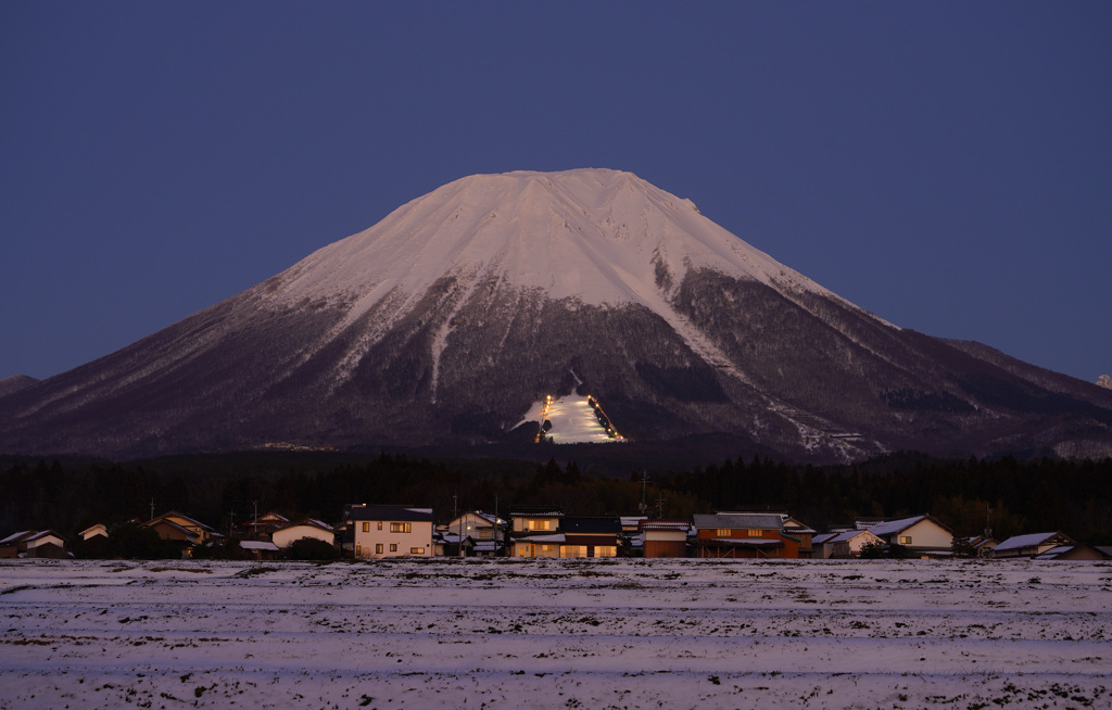 夕暮れ大山