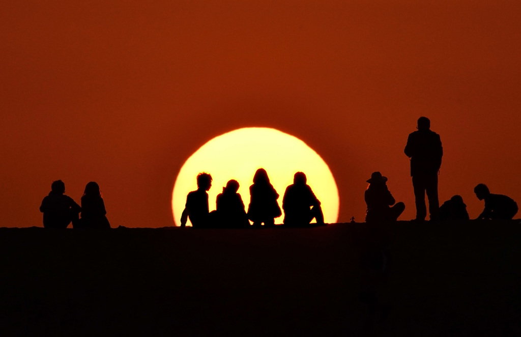 夕陽の丘の人々