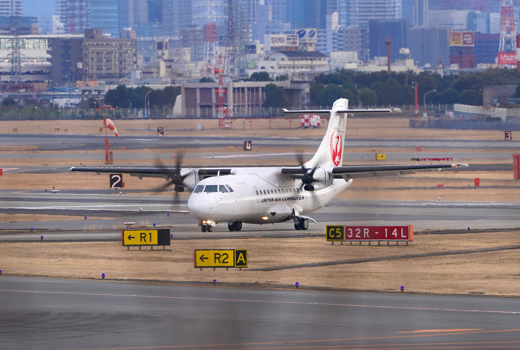 ATR-42到着