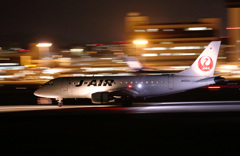 夜の伊丹空港