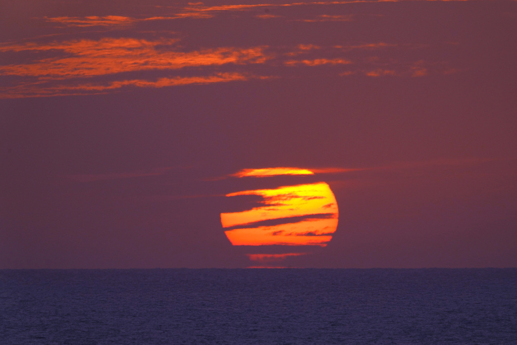 日本海に沈む夕日