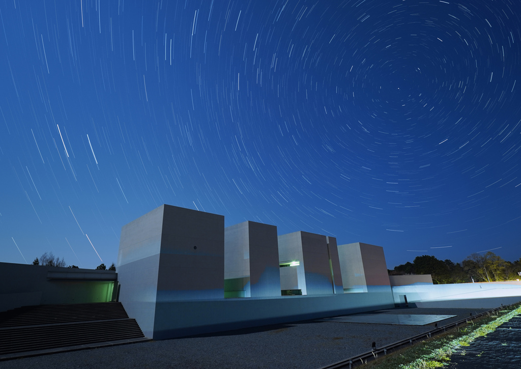 植田正治写真美術館の夜