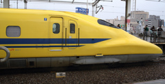 ドクターイエロー岡山駅