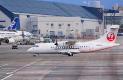 ATR-42 屋久島便到着