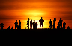 夕陽の丘の人々