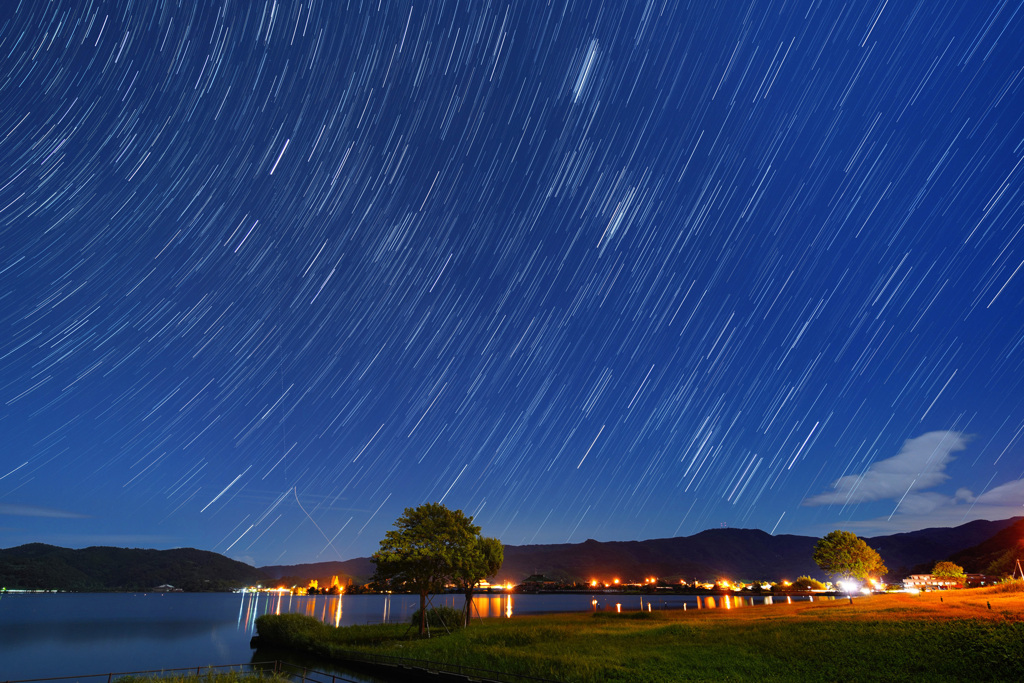 東郷湖に昇る冬の星座