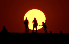 夕陽の丘の人々