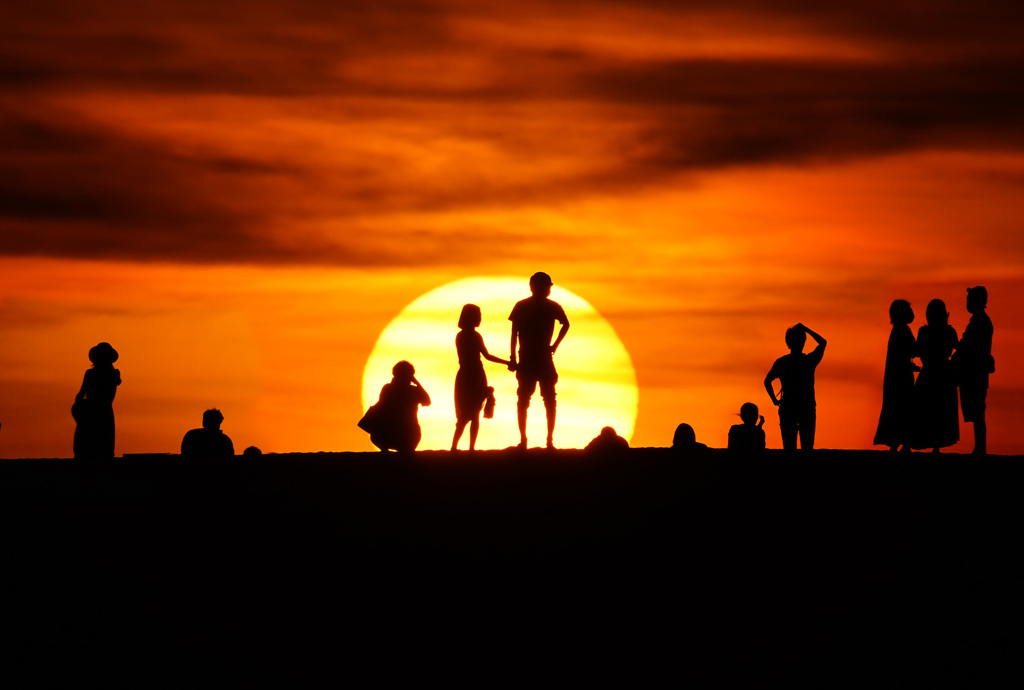 夕陽の丘の人々