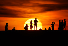 夕陽の丘の人々