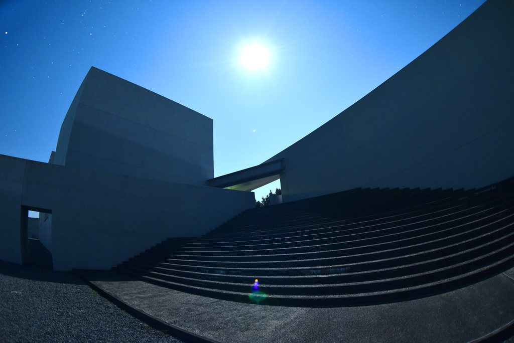 月夜の植田正治写真美術館
