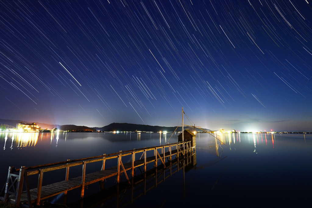 東郷湖に沈む冬の星座