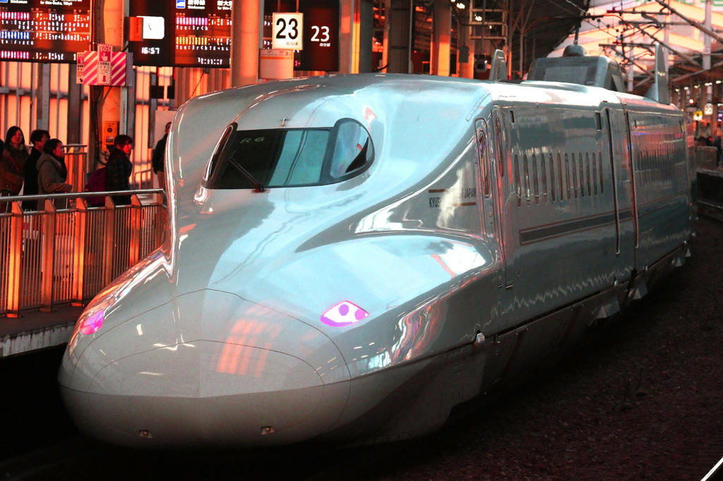 夕暮れの岡山駅