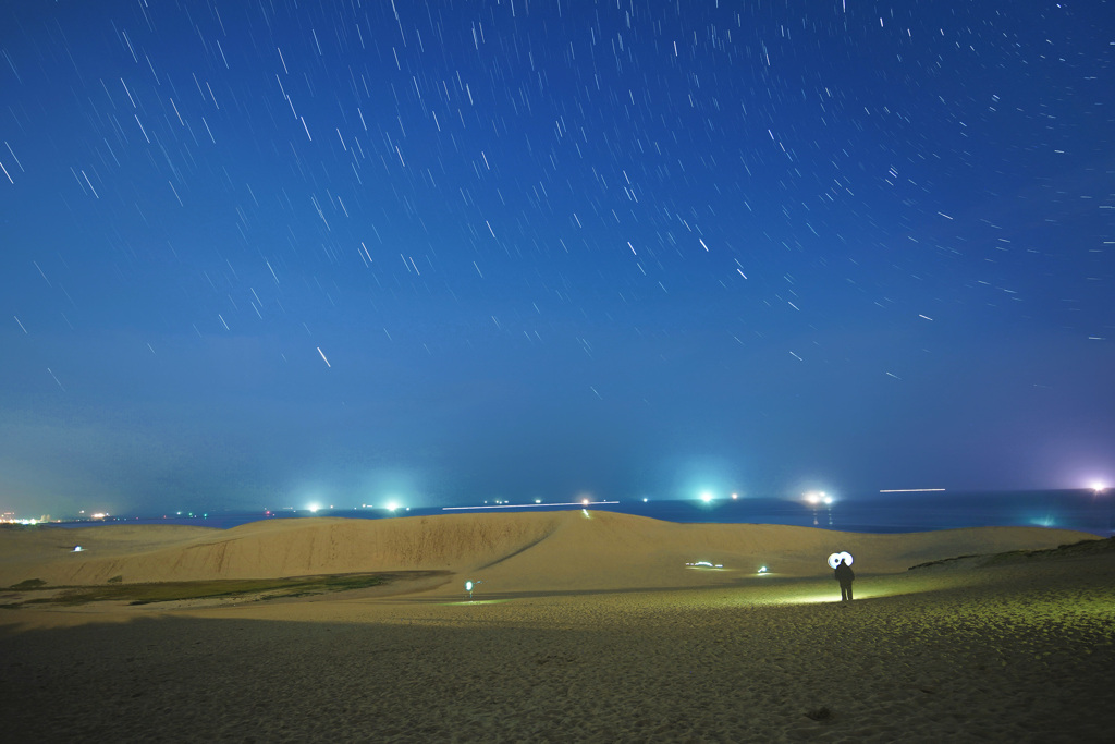 月夜の鳥取砂丘
