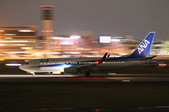 夜の伊丹空港