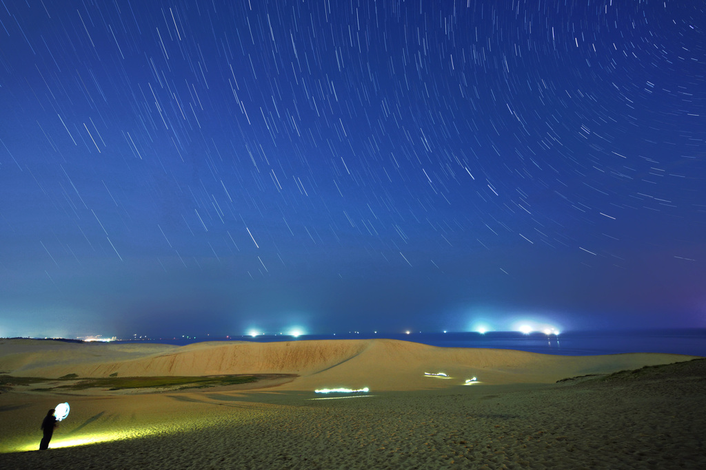 月夜の鳥取砂丘