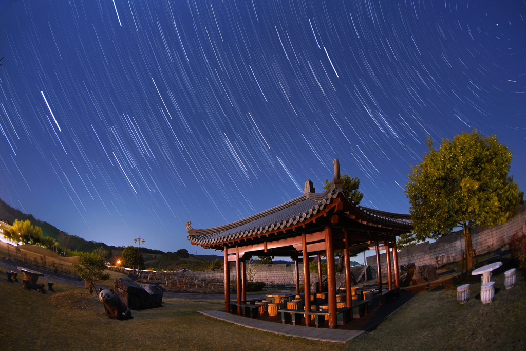 燕趙園に沈む冬の星座