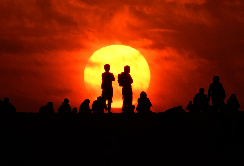 夕陽の丘の人々