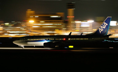 ANA B737-800到着