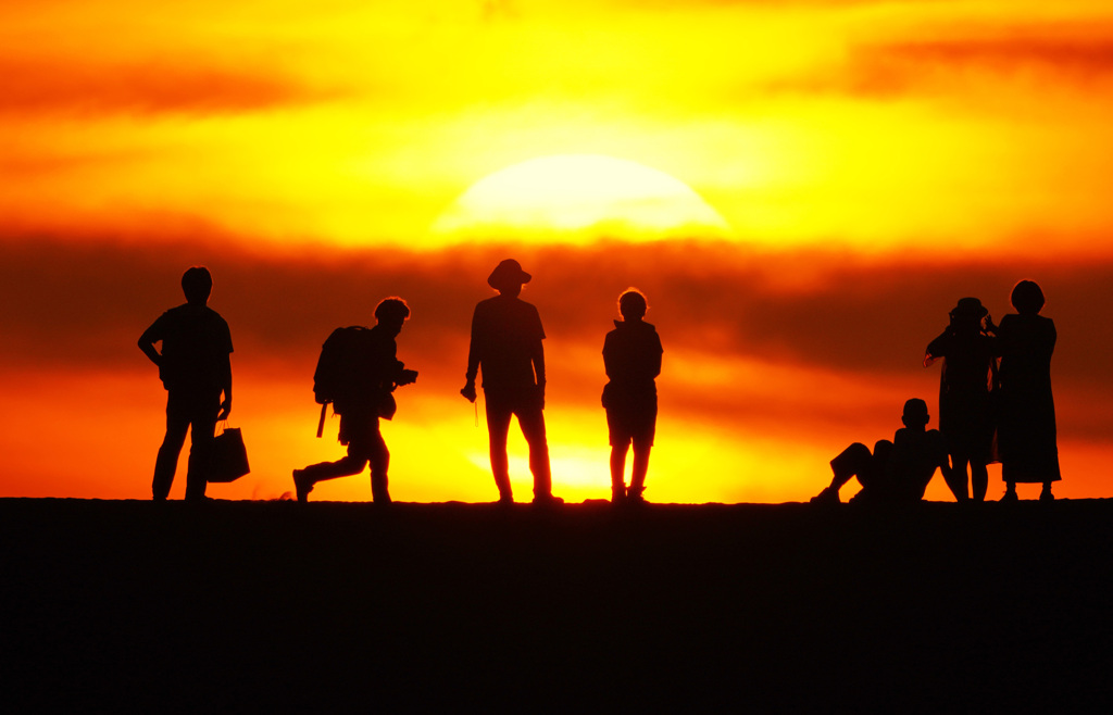 夕陽の丘の人々