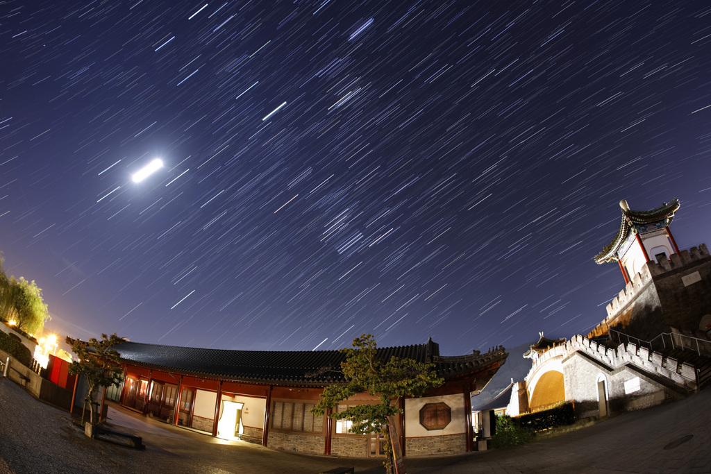 月夜の燕趙園