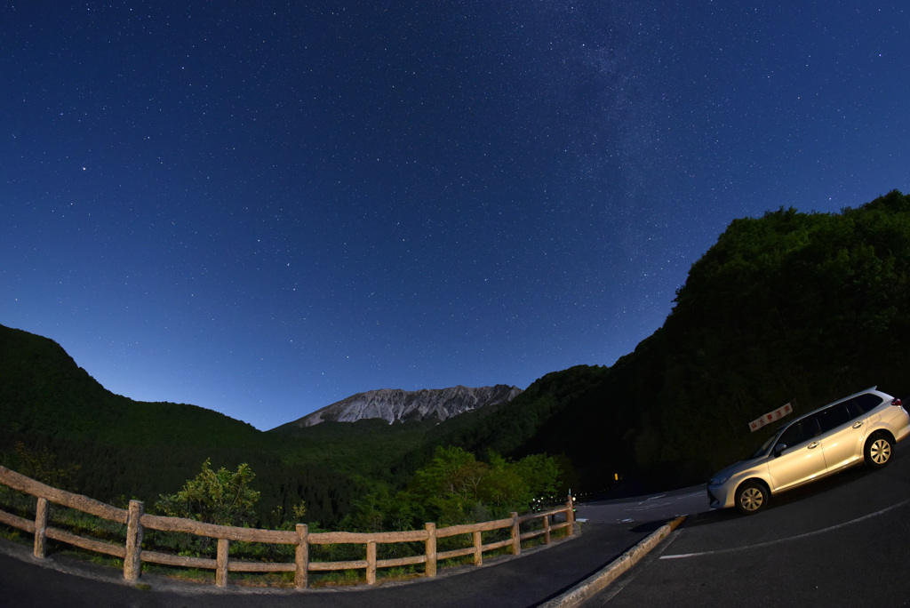 月夜の鍵掛峠と大山