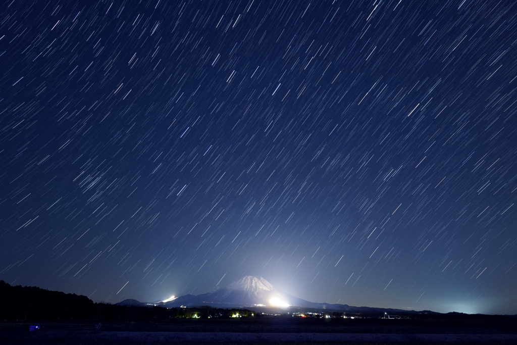 大山に昇るしし座