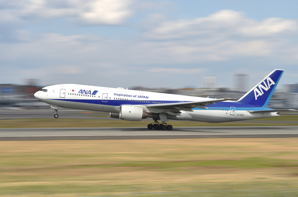 ANA Take Off