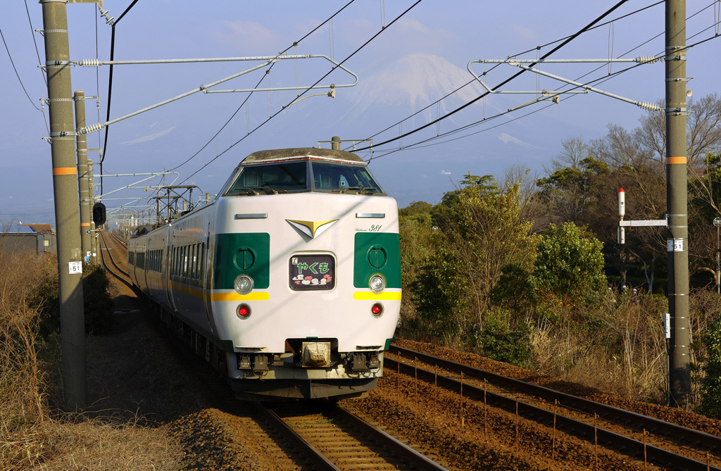 大山と特急やくも