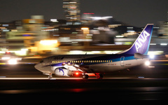 夜の伊丹空港