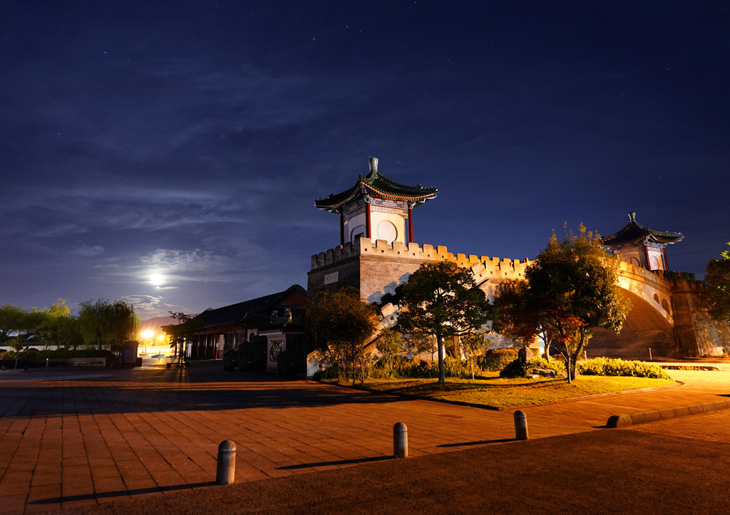 月夜の燕趙園