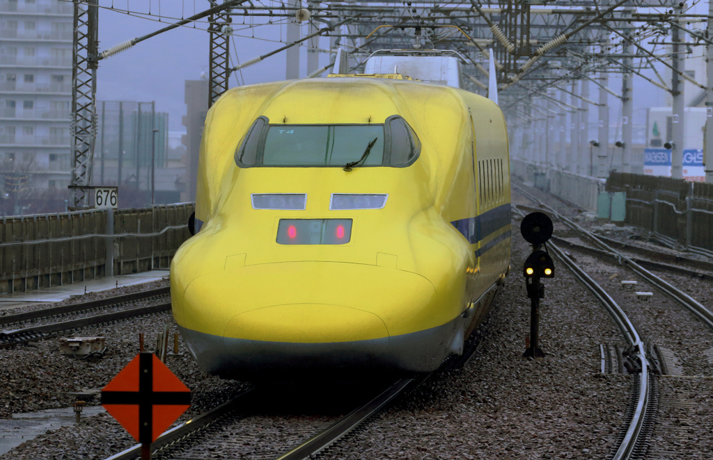 ドクターイエロー岡山駅
