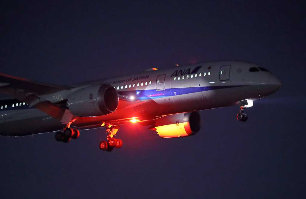 B787到着