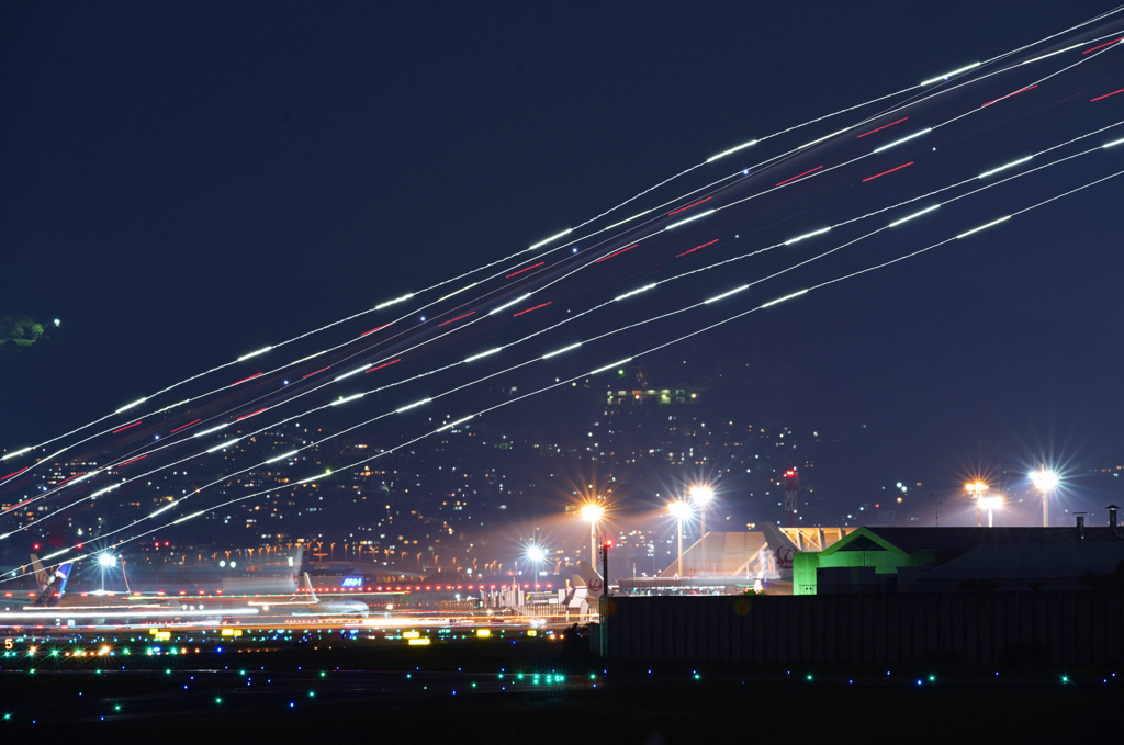 伊丹空港の夜
