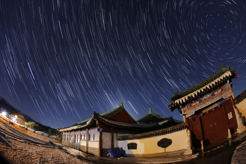 燕趙園に沈む冬の星座