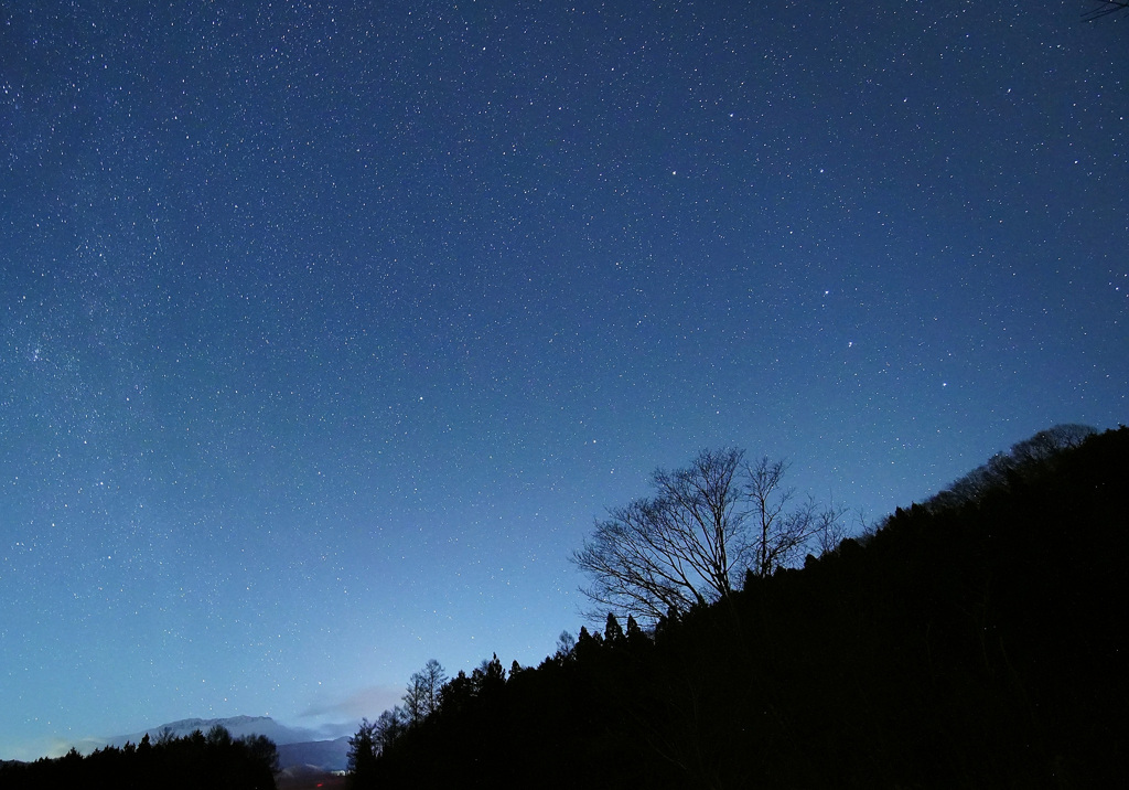 大山山麓に昇る北斗七星