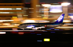 夜の伊丹空港