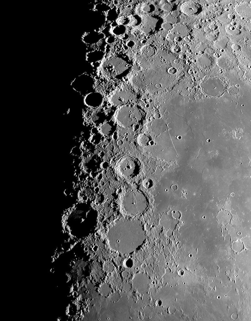 月面中央部クレーター