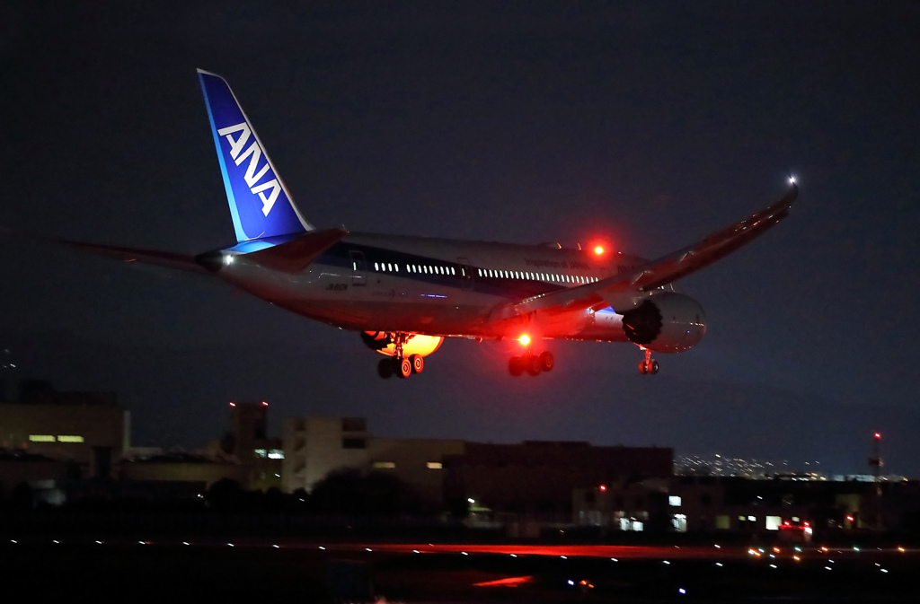B787到着