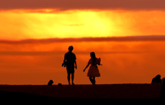 夕日のカップル