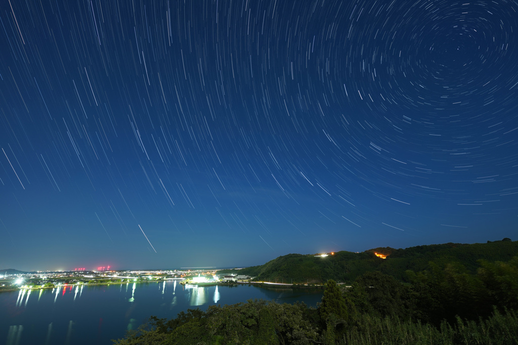 東郷湖に沈む春の星座