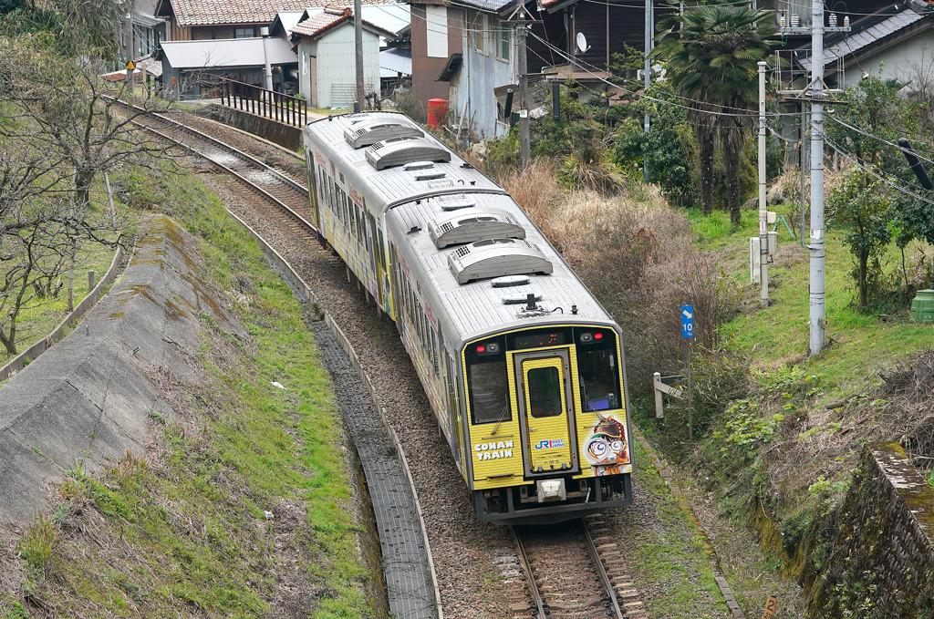 コナン列車イエロー